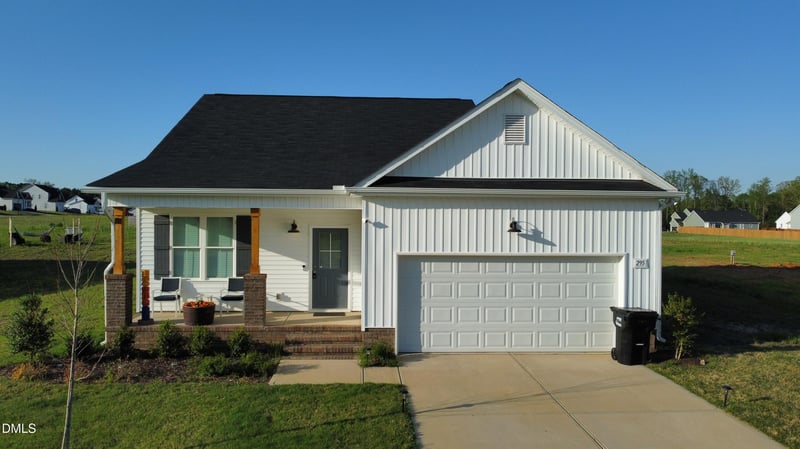 295 Springtooth Dr, Zebulon, NC 27597