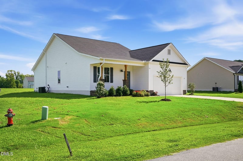 295 Springtooth Dr, Zebulon, NC 27597