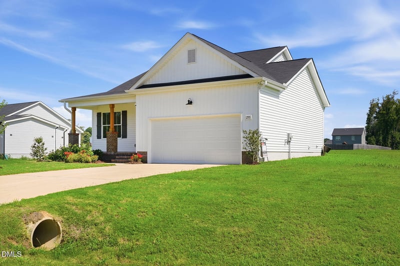 295 Springtooth Dr, Zebulon, NC 27597