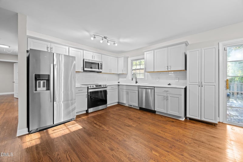 2950 Glenridge Dr, Raleigh, NC 27604