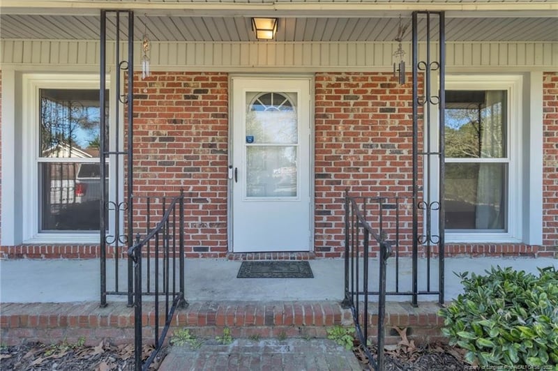 2951 Peacock St, Hope Mills, NC 28348