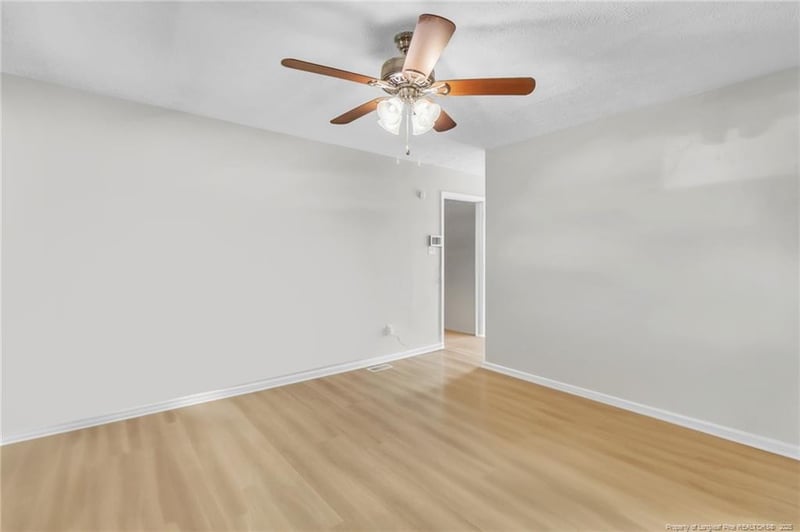 2951 Peacock St, Hope Mills, NC 28348
