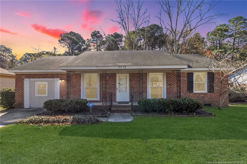 2951 Peacock St, Hope Mills, NC 28348