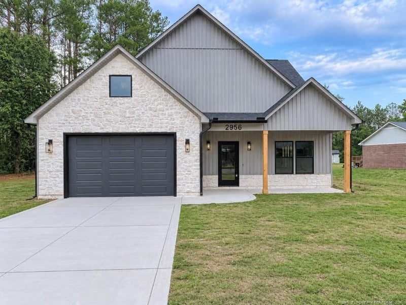 2956 Braddy Rd, Fayetteville, NC 28306