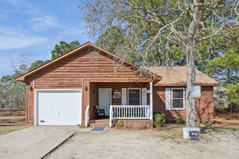 2958 Peacock St, Hope Mills, NC 28348