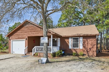 2958 Peacock St, Hope Mills, NC 28348