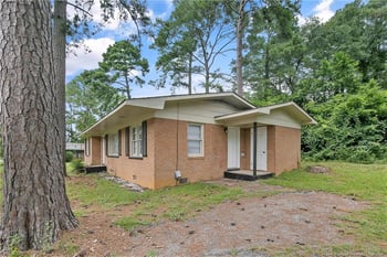 296 Decatur Dr, Fayetteville, NC 28303
