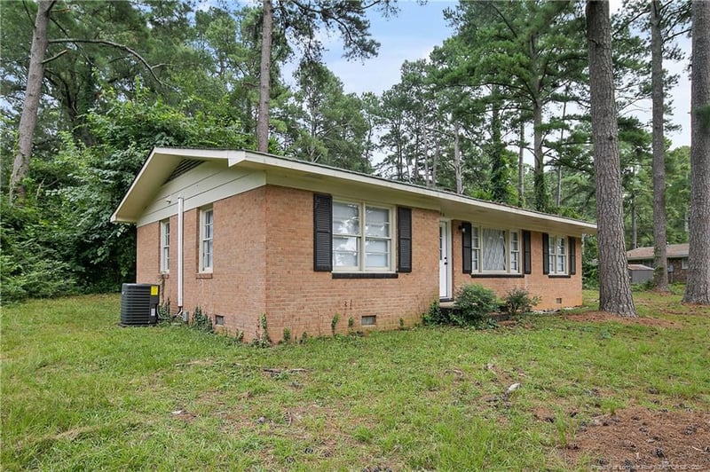 296 Decatur Dr, Fayetteville, NC 28303