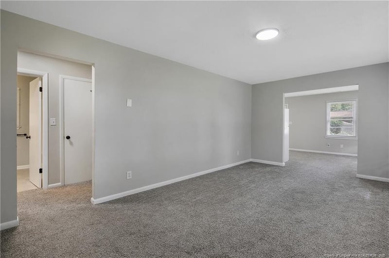 296 Decatur Dr, Fayetteville, NC 28303