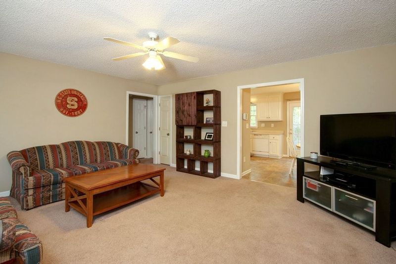 297 Duck Pond Rd, Clayton, NC 27520