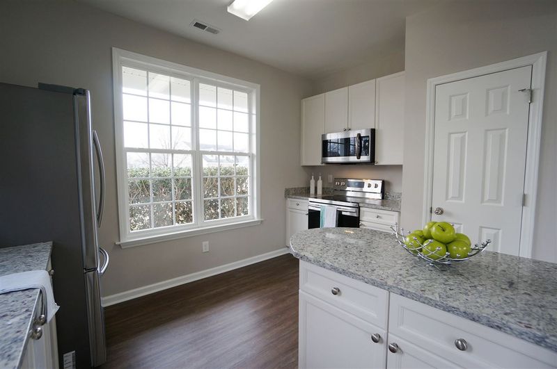 297 Stansbury Ln, Clayton, NC 27527