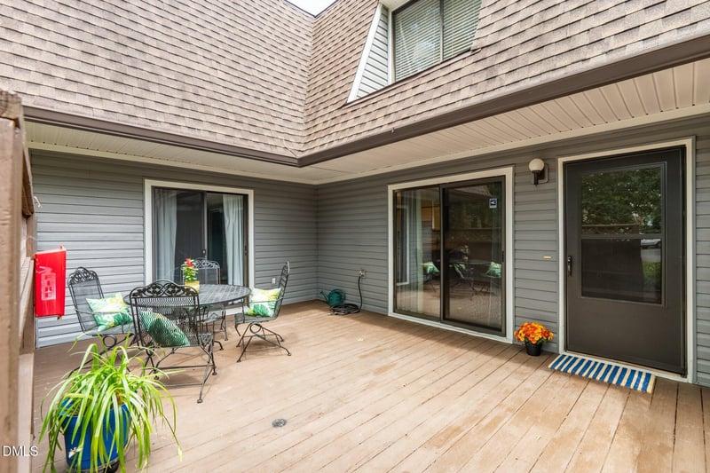 297 Summerwalk Cir, Chapel Hill, NC 27517