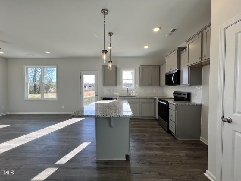 298 Springtooth Dr, Zebulon, NC 27597