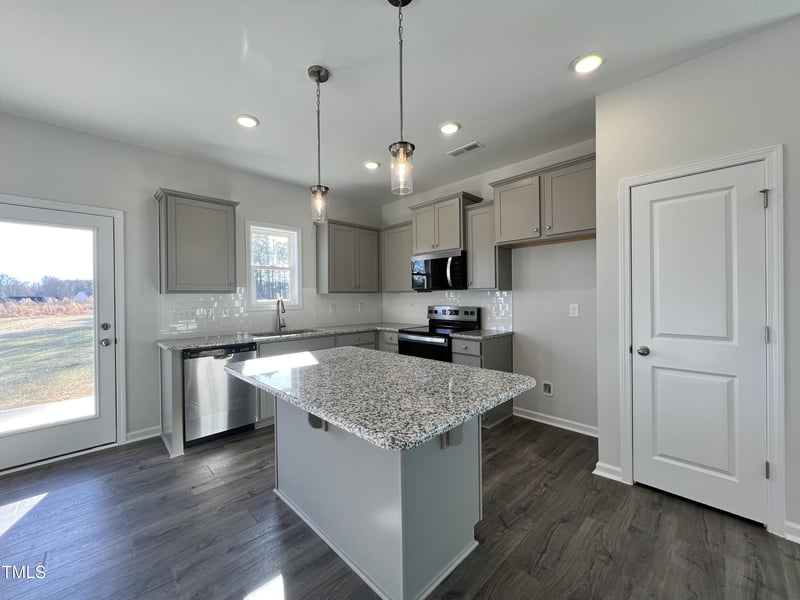 298 Springtooth Dr, Zebulon, NC 27597