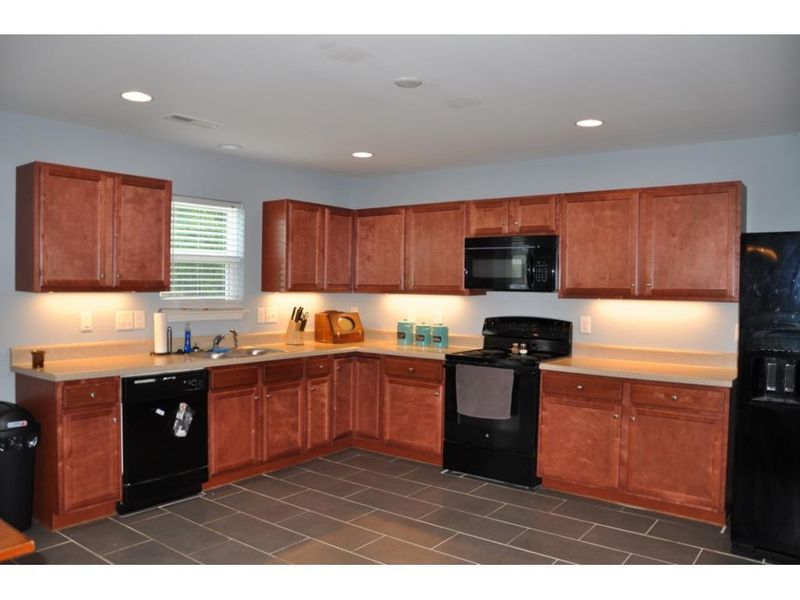 299 Rosemary Dr, Burlington, NC 27215