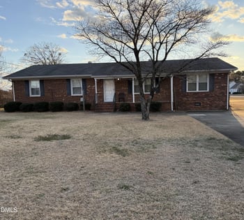 2992 Cherry Ln, Kinston, NC 28504