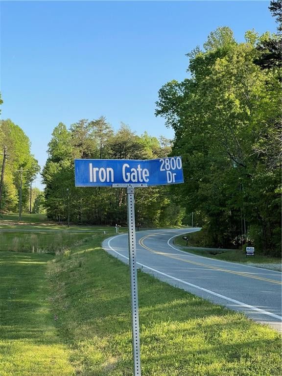 2999 Iron Gate Dr, Mebane, NC 27302
