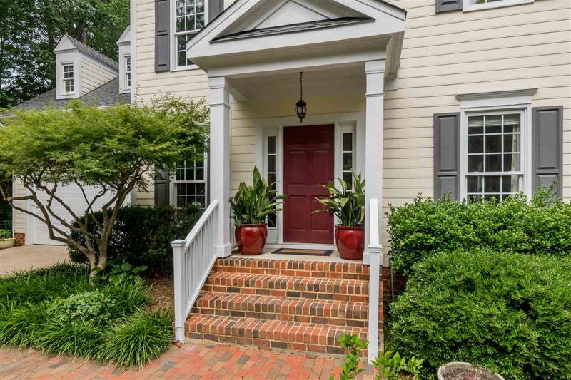 3 Benwick Ct, Chapel Hill, NC 27517