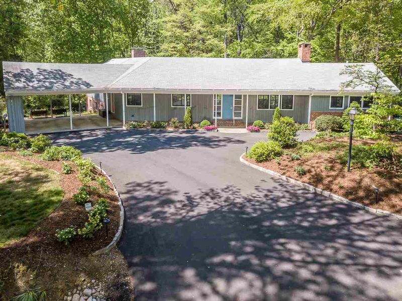 3 Buttons Rd, Chapel Hill, NC 27514