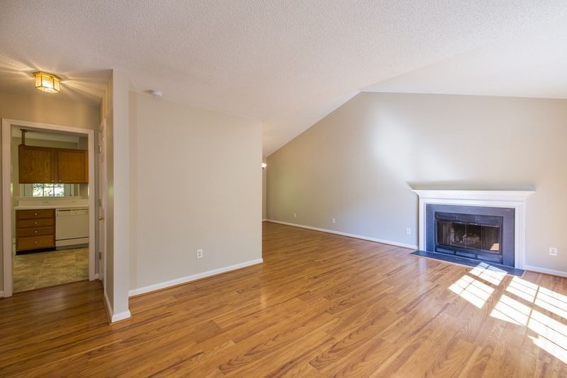3 Creeks Edge Ct, Durham, NC 27713