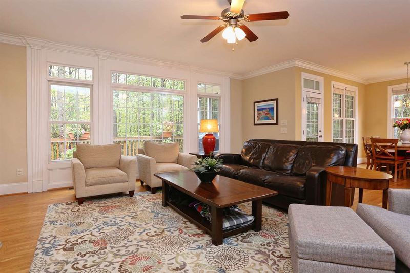 3 Defoe Ct, Chapel Hill, NC 27517