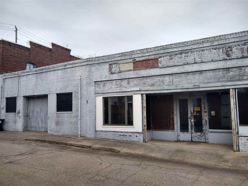 3 S Front St, Franklinton, NC 27525