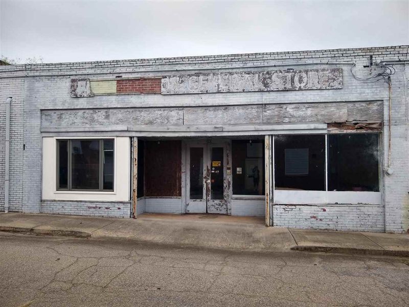 3 S Front St, Franklinton, NC 27525