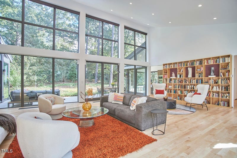 3 Lanier Dr, Chapel Hill, NC 27517