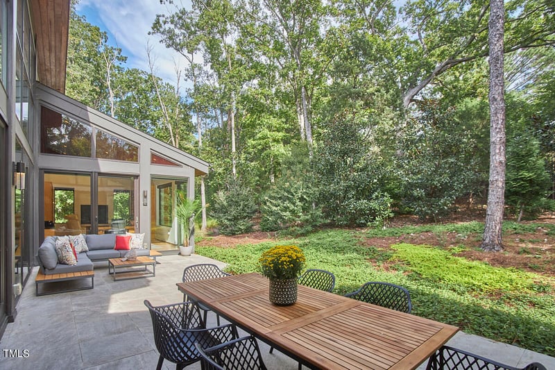 3 Lanier Dr, Chapel Hill, NC 27517