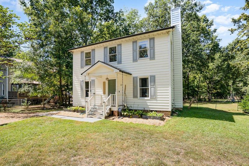 3 Lauren Ln, Durham, NC 27704