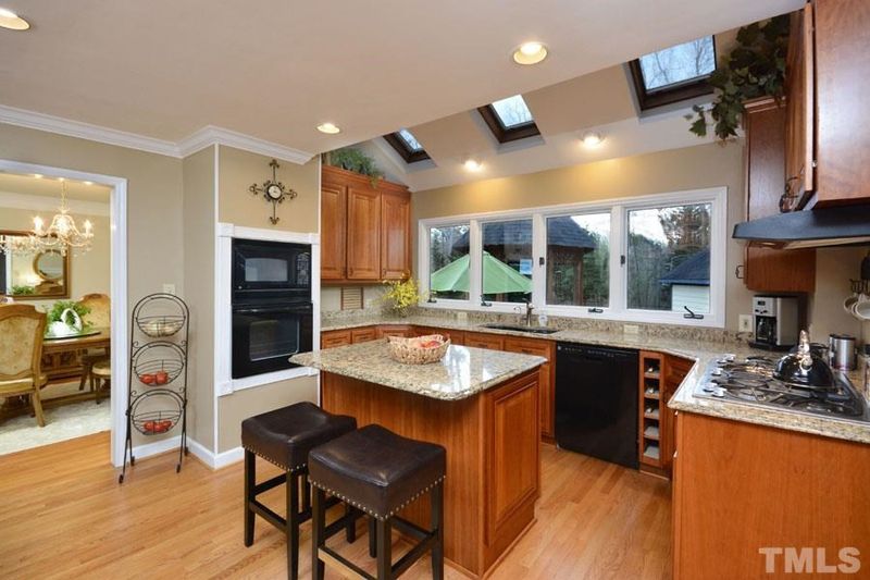 3 Trappers Ct, Durham, NC 27712