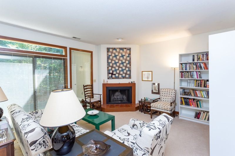 3 Vauxhall Pl, Chapel Hill, NC 27517