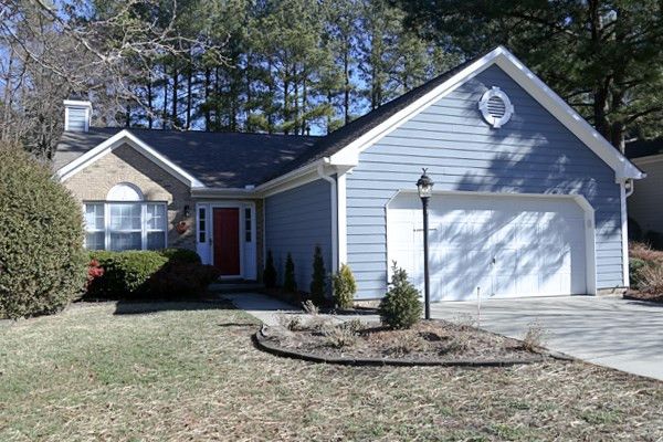 3 Windsor Glen Dr, Durham, NC 27703