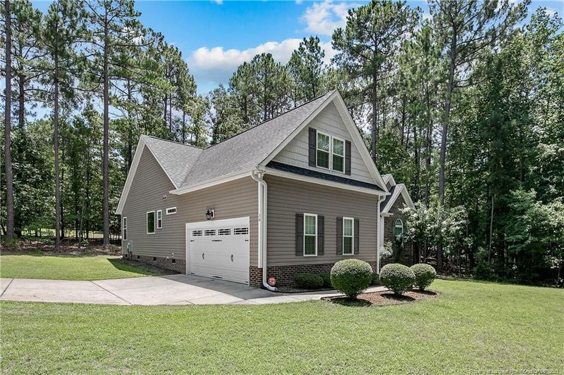 30 Canterbury Rd, Sanford, NC 27332