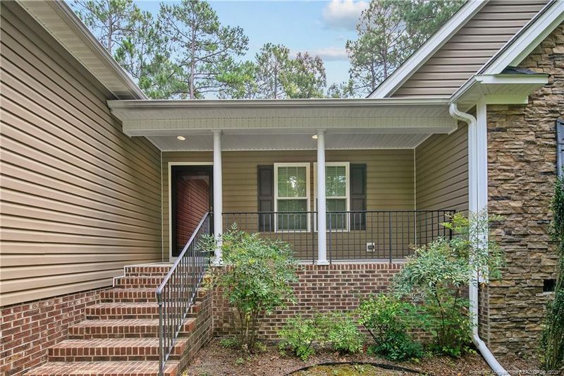 30 Canterbury Rd, Sanford, NC 27332