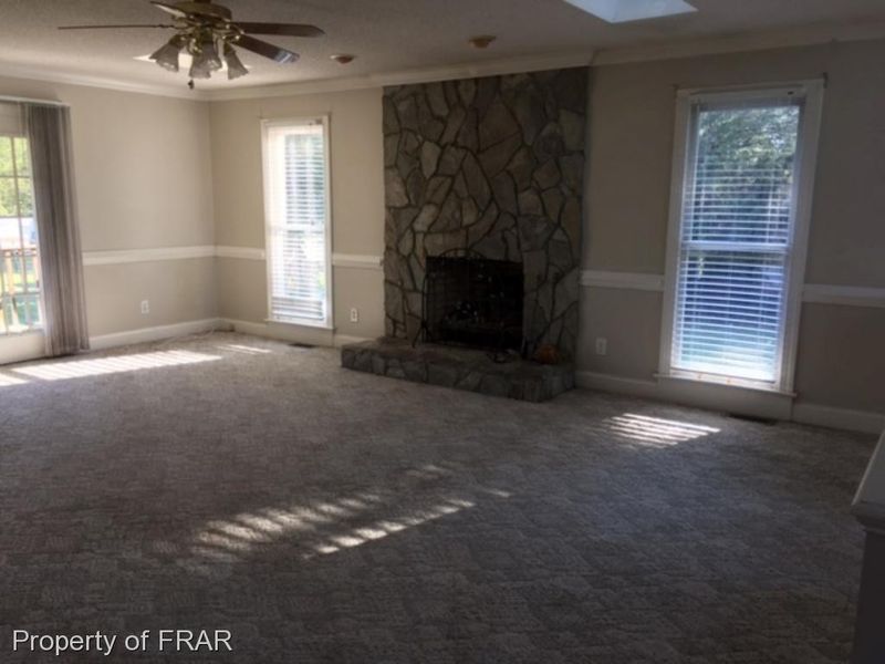 30 Claire Dr, Dunn, NC 28334