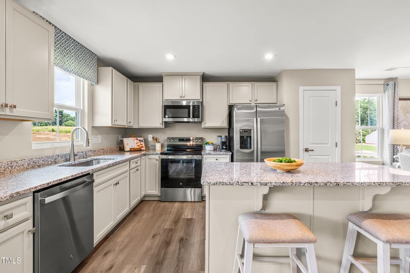 30 Elmwood Ave, Sanford, NC 27330