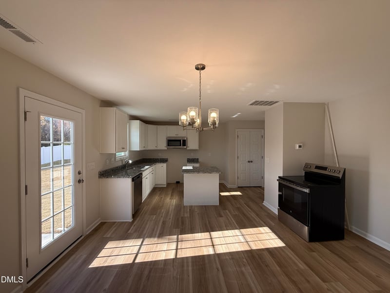 30 Emily Gardens Dr, Selma, NC 27576