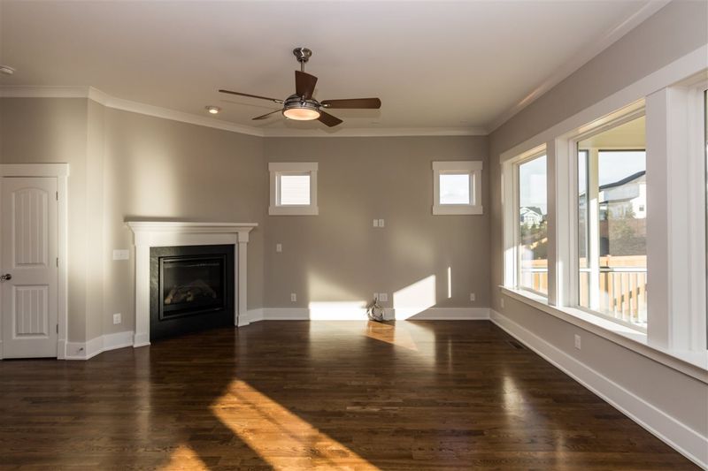 30 Greenleaf Dr, Chapel Hill, NC 27516