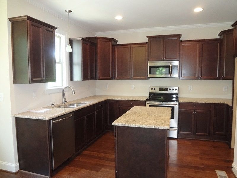 30 Long Leaf Ct, Youngsville, NC 27596
