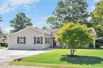 30 Lynn St, Coats, NC 27521