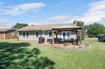 30 Lynn St, Coats, NC 27521