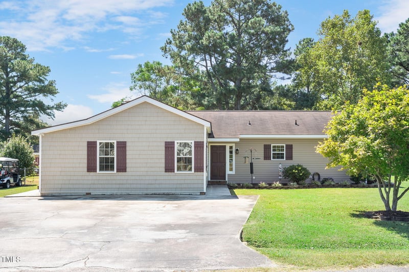 30 Lynn St, Coats, NC 27521