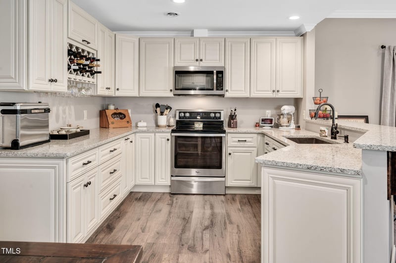 30 Lynn St, Coats, NC 27521