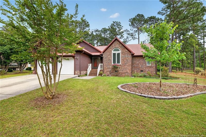 30 Racquet Ct, Sanford, NC 27332