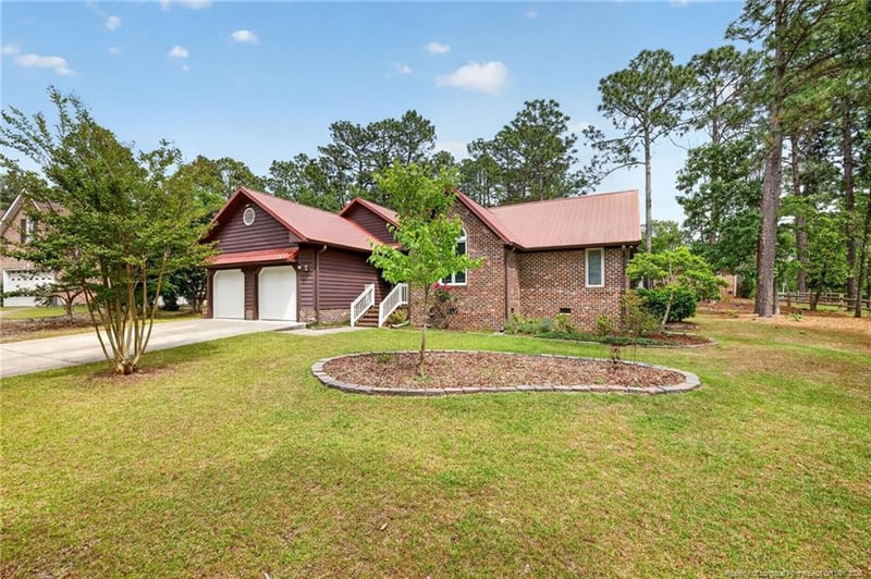 30 Racquet Ct, Sanford, NC 27332