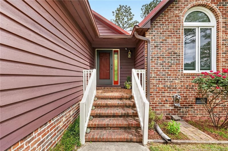 30 Racquet Ct, Sanford, NC 27332