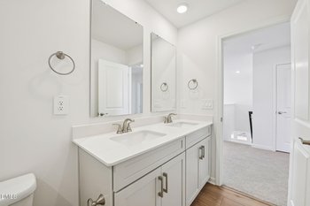 30 Stradshire Ct, Zebulon, NC 27597