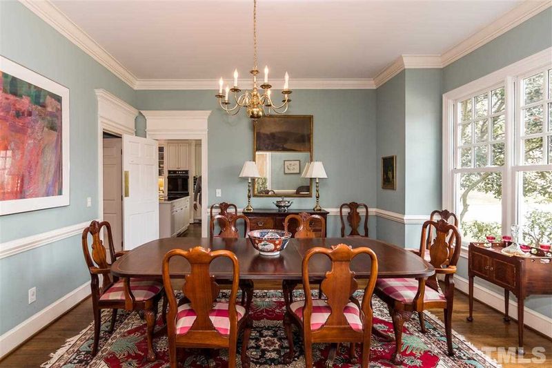 30 Whitley Dr, Chapel Hill, NC 27517