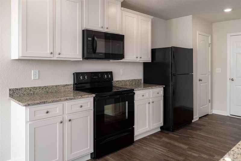 30 Windbreak Ln, Youngsville, NC 27596